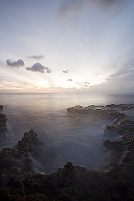 Post Your Photos (and lens/processing info)-makua-twilight.jpg