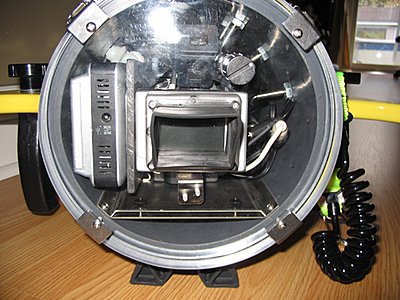 FS-4 1394 power on/off-housing-rear.jpg