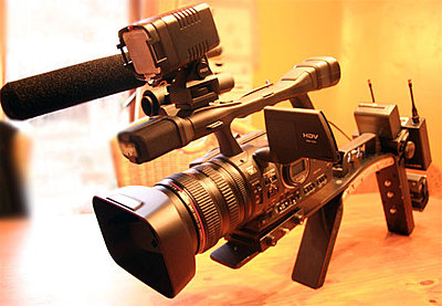 Shoulder Mount for XHA1-schoudercamera01.jpg