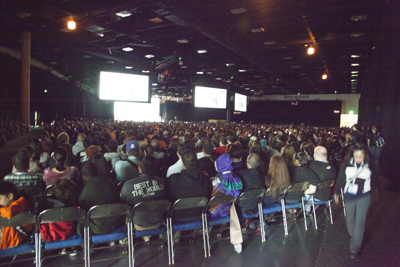 Breaking Good: Comic-Con 2013 does the Movies and TV Legendary Comic-Con “Hall H” holds more than 6000 fans