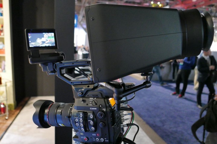Side view: the EVF of bigger than the camera