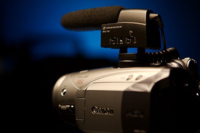 Worthwhile To Attach External Mic to Canon HG20?-mke400hv20.jpg