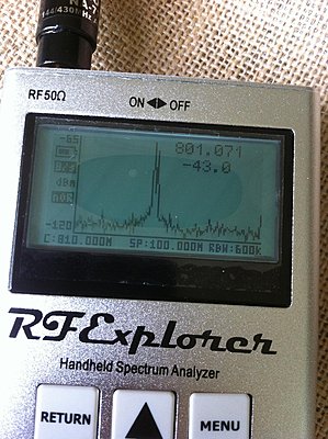 Spectrum analyzer for working with wireless mics-img_0219.jpg