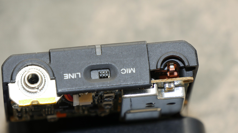Antenna Replacement for Sony Transmitter at DVinfo.net