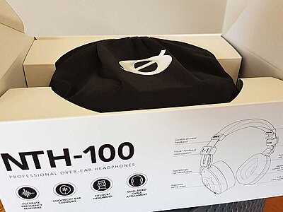 Unboxing the RDE NTH-100 Professional Over-Ear Headphones-rode-headphone-05.jpg