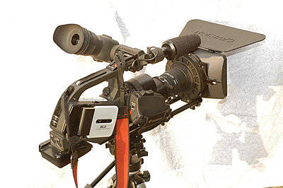 Pics: XL2, LetusXL Enhanced, Cavision Mattebox & Rods-dsc_7042-1024-camera-rear-right-view.jpg