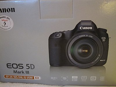 Canon 5D Mk III is shipping in UK (pictures)-img_0517.jpg