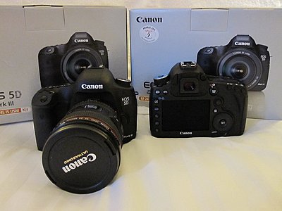 Canon 5D Mk III is shipping in UK (pictures)-img_0522.jpg