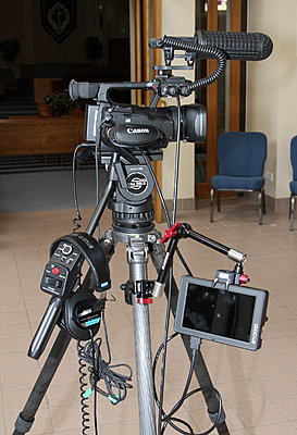 xf100 and SmallHD for Event-2012-05-12-3991.jpg