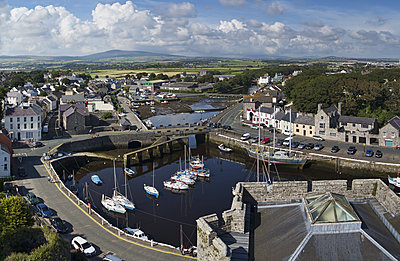 B camera for XF100?-castletown-isle-man.jpg