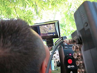 S35 digi cinema camera for US00-kineraw-s35_shooting_first_demo_2.jpg