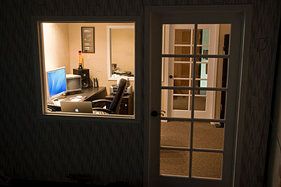 Lets see those Edit Suites-edit-suite-01.jpg