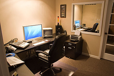 Lets see those Edit Suites-edit-suite-02.jpg