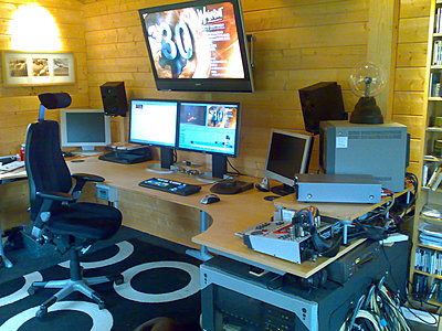 Show Us your Video Editing Room 2008 ....-28102008030.jpg