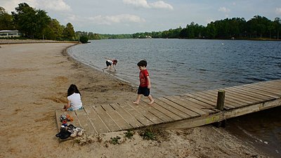 20mm 1.7 vs 14mm 2.5-beach-1.jpg