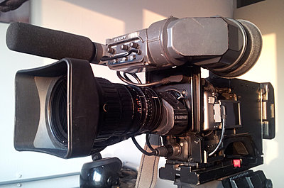 GH2 shoulder camera with 2/3rd inch lens-gh2cam2.jpg