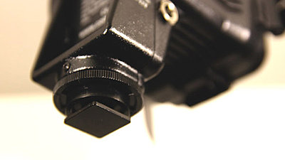 Comer CM-900b On-Camera LED Light Second Generation Model-900metalshoe.jpg