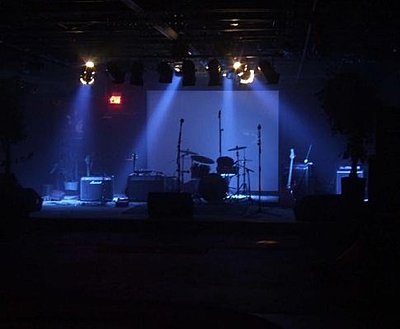 Shooting a performance video under stage lights-av.jpg