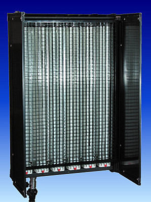 Minimal lighting kit; filmgear lights?-cl655peggcratesbluebkgndcm.jpg