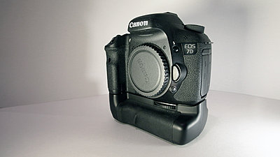 Private Classifieds listings from 2012-acanon-7dwgrip.jpg
