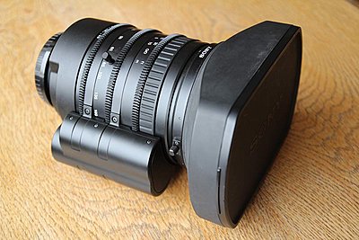 Private Classifieds listings from 2014-scl-lens1.jpg