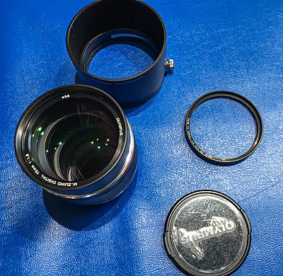 Four Olympus Micro 4/3 lens and flash-75-front.jpg