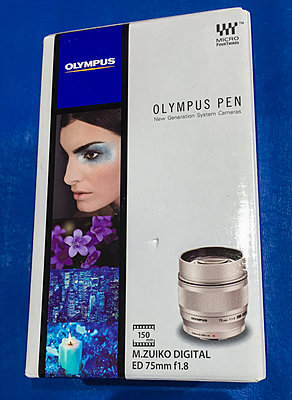 Four Olympus Micro 4/3 lens and flash-75-box.jpg