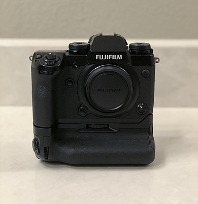 FujiFilm X-H1 with Battery Grip kit 1700.00 OBO Shipped-img_2334-2.jpg
