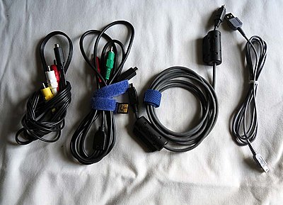 Sony GV-HD700 Walkman-av-leads.jpg