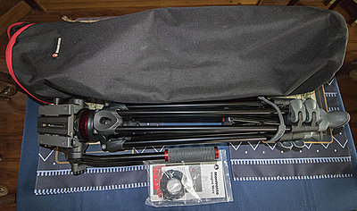Pro video tripods-manfrotto-502a.jpg