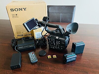 Sony PXW-FS5 4K S35 Video Camera-img_2123.jpeg