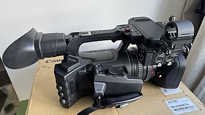 Canon XF605 - excellent condition with extras-2.jpeg