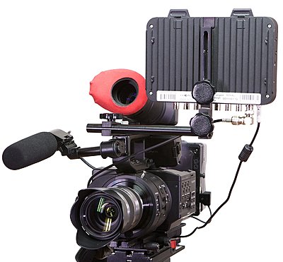 Odyssey mounting bracket for the FS700 in stock now...-o7qbracket4.jpg