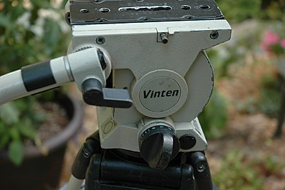 Can i get away with a 75mm ball tripod?-vinten-vision-10-head-2.jpg