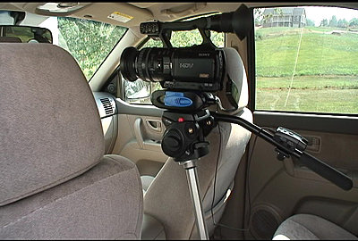 Mounting Camera in car-cartripod1.jpg