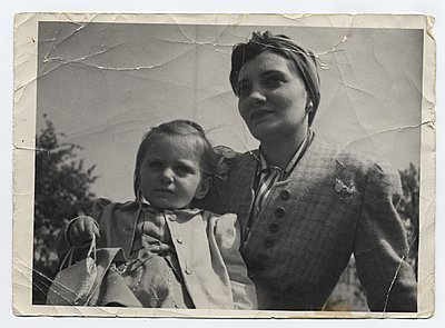 Restoring old B & W photos, is Photoshop the best tool to use?-phylis-adele-1940s-orig.jpg