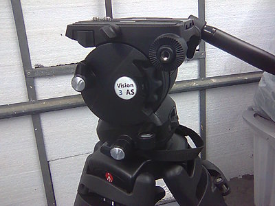 Vinten Vision 3as and manfrotto legs, it fits !!-image0037.jpg
