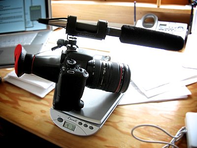 To those of you who use vdslrs (5d, 7d, T2i), can you post a pic of your rig?-t2i.jpg