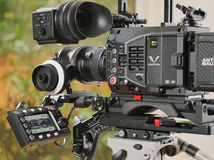 VariCam LT with control panel on front rod mount