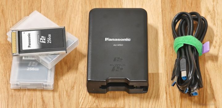 A P2 Express card and USB 3.0 reader